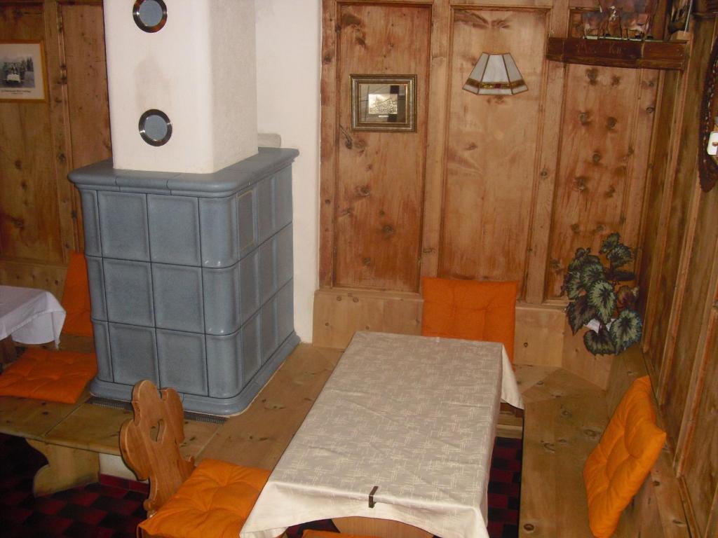 Hotel Edelweiss Malles Venosta Habitación foto